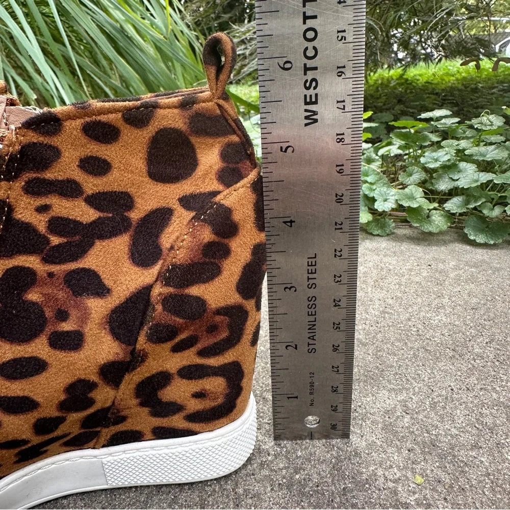 JANNA Leopard print Wedge high tops size 6 NWOT - Picture 11 of 11